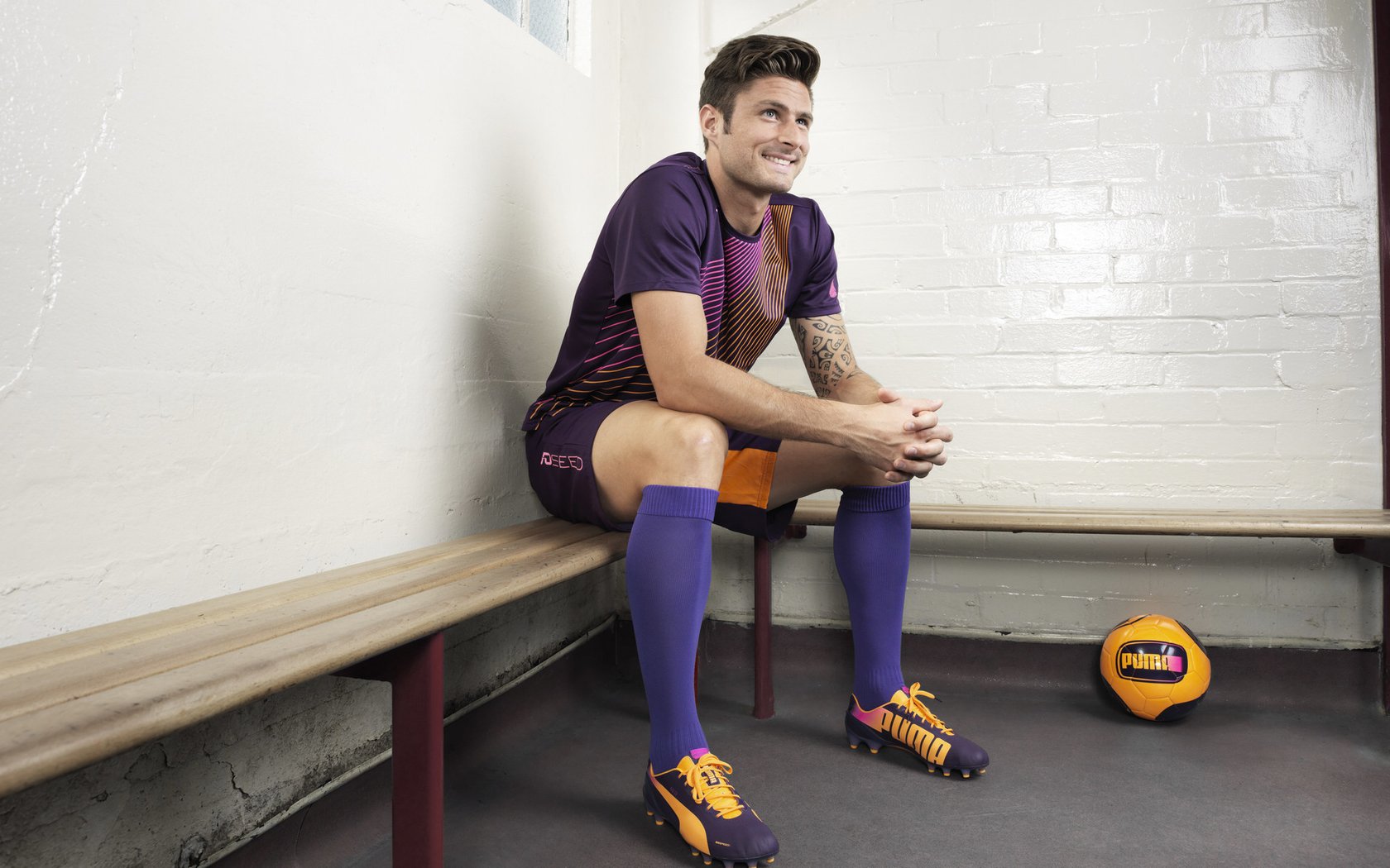 上海申花队员联手取胜，球队士气高昂，上海申花主力队员列表